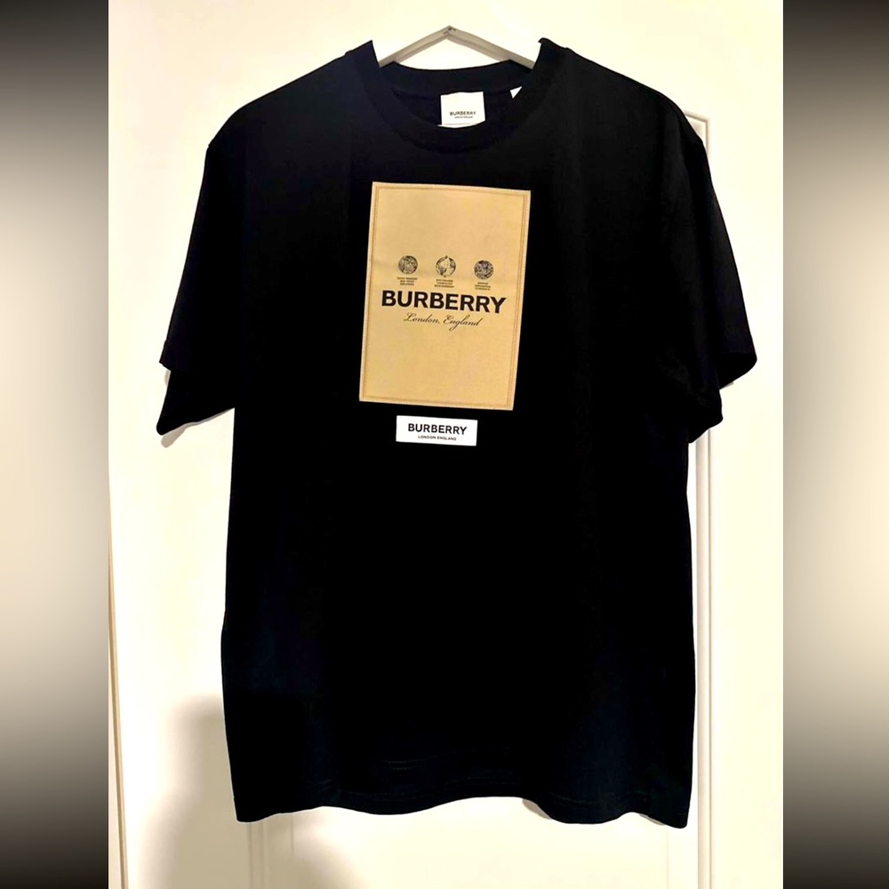 Burberry T shirt size Small Like New Condition